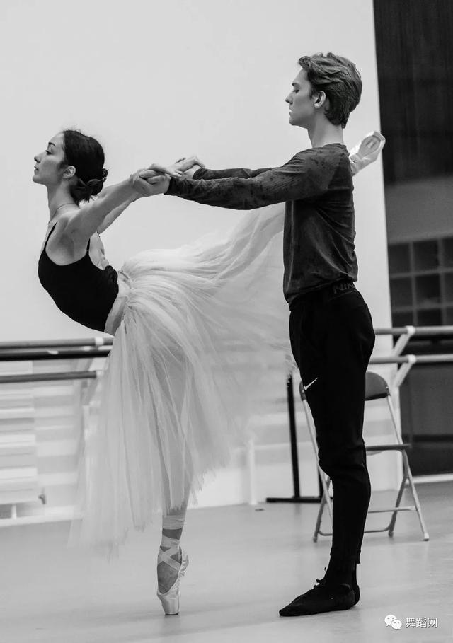 安利一组双人舞蹈照片,美扑面而来