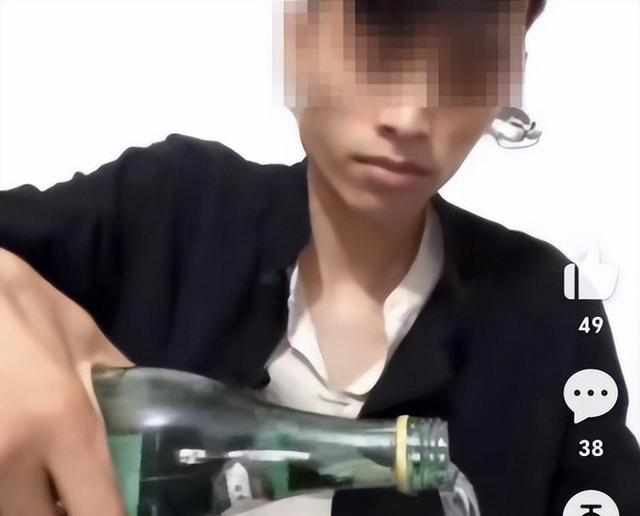 “喝酒四巨头”:一年全没,有的去世当天喝4瓶白酒,最小仅26岁