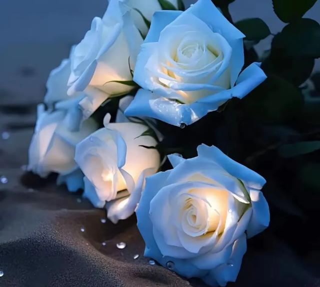 除了甜蜜接吻,女人内心更渴望这三样东西,男人可一定要懂