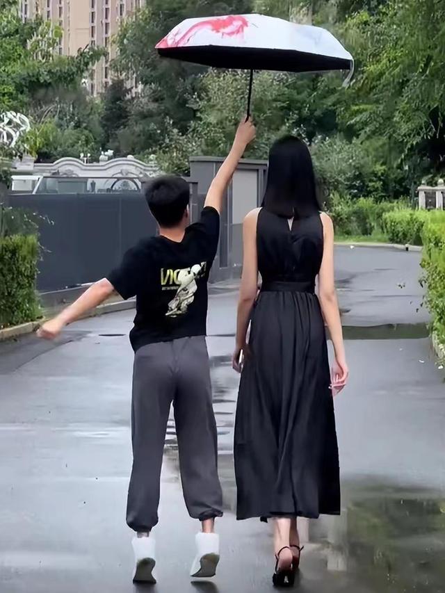 20岁身高堪比姚明,貌美如花大大大美女,人比门框高,对象不好找