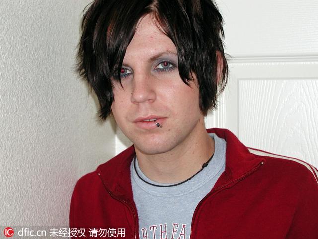 一言不合就变性!金发美女爆照述其从小伙变女人的历程