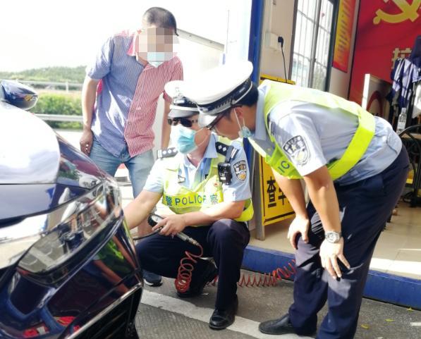 广州一家人买新车自驾去过端午,刚到珠海高速轮胎就出这问题……