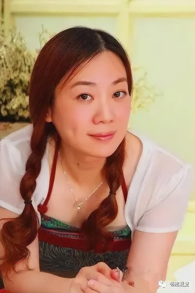 10位美女书法家写小楷,请欣赏。