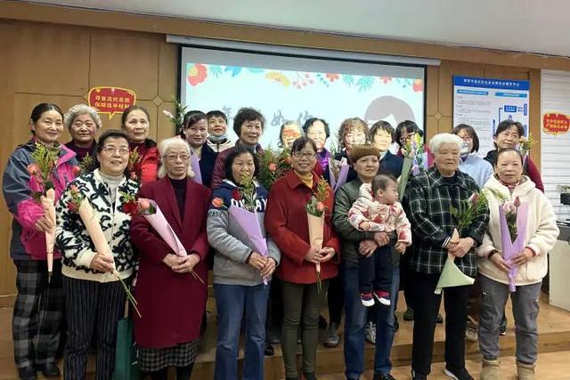 杭州出美女,这话真不假!西湖边一组旧照曝光,张张明星脸