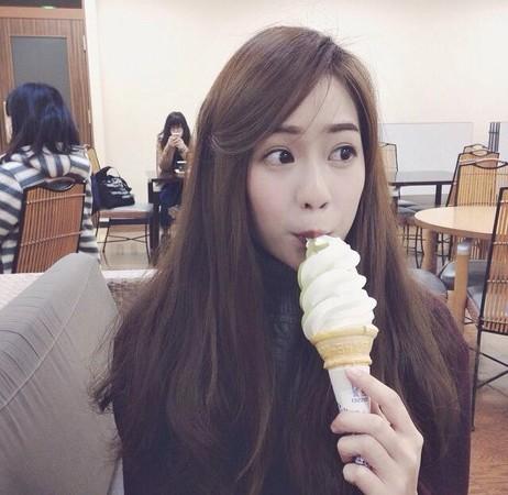 泰国舔冰妹气质太甜美,伸可爱小舌头让网友想入非非