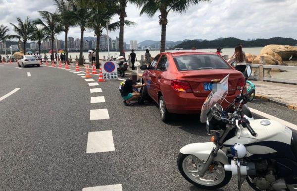 广州一家人买新车自驾去过端午,刚到珠海高速轮胎就出这问题……