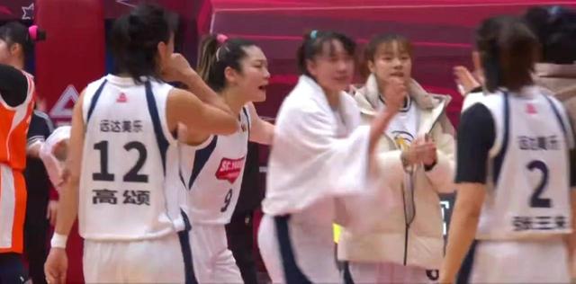 四川女篮总冠军悬了,李梦惨遭昔日队友围剿,恐第二战无力翻盘