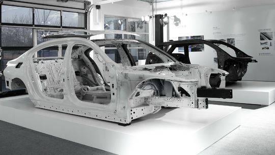 原来不去4S店维修才亏大了,钣金喷漆这么讲究