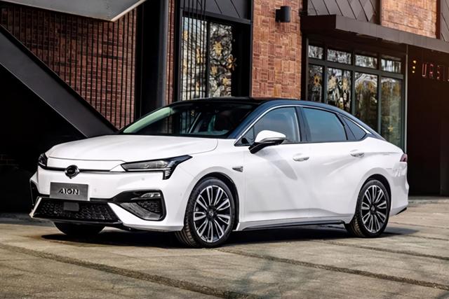 补贴力度大、颜值档次高!这4款十万级的纯电家轿,都是代步首选