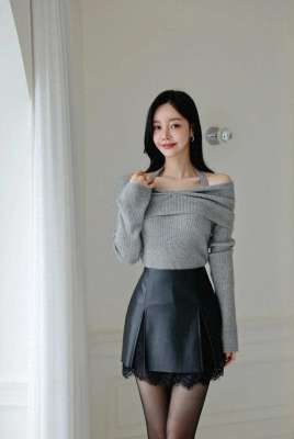 百皱裙美女(时尚美图：绝美靓丽古典百褶裙黑丝女神图集)