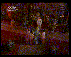 四版贵妃醉酒,有人吟诗,有人起舞,还有人在脱衣?