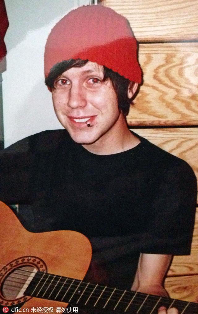 一言不合就变性!金发美女爆照述其从小伙变女人的历程