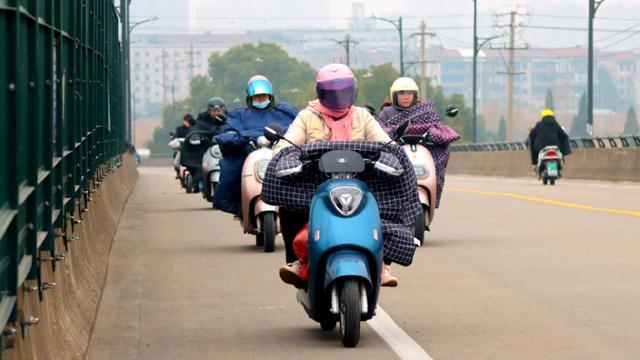 交警明确！5类电动车上路必须考驾照，另外3种没有驾驶证也能骑