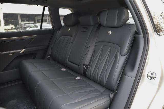 18万买中大型SUV，还有冰箱彩电和智驾，东风这车很不错