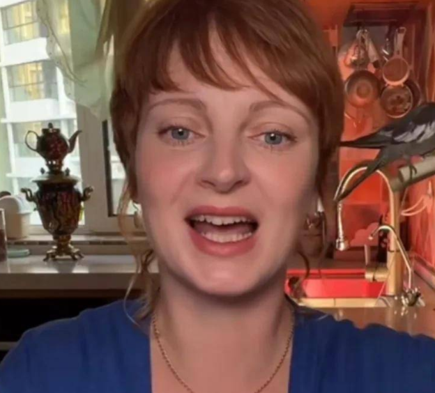 俄罗斯美女,不要车不要房,听从父亲遗言,远嫁中国,变成赢家