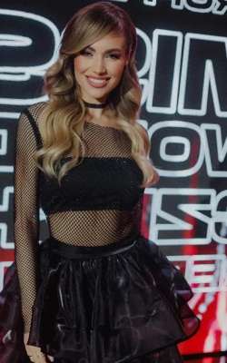 布拉格美女(布拉格瑰宝：恋爱岛“炸弹女孩”，超模Kocendova火辣并优雅)