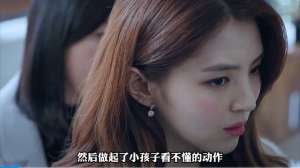 真人美女被视频(夫妻的世界连载04：美女被人粗鲁的掀开衣服，并放入了冰冷的工具)