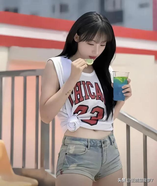 韩国啦啦队的美少女!场上舞动青春,场下个个乖宝宝