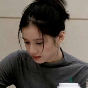 开会的美女(越素越美张婧仪开会镜头曝光，完美诠释高智美女的魅力)