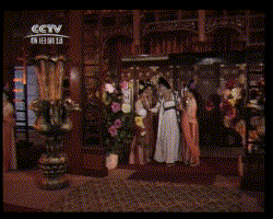 四版贵妃醉酒,有人吟诗,有人起舞,还有人在脱衣?