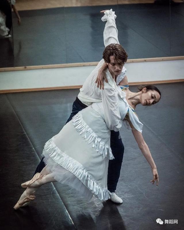安利一组双人舞蹈照片,美扑面而来