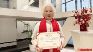 征服都市美女(优雅到老，83岁旗袍模特自信微笑征服T台)