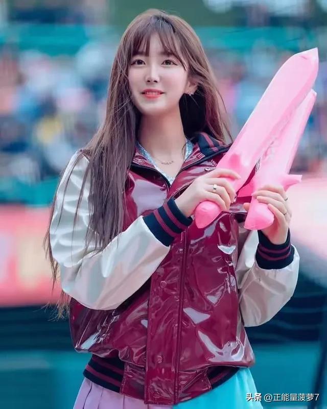 韩国啦啦队的美少女!场上舞动青春,场下个个乖宝宝