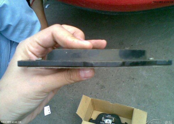 踩下刹车方向盘就狂抖 到底爱车生了什么病?