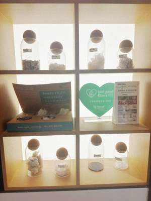 欧美女装加工(智造面料里的“科技范儿”，服装老板们的出海新故事)