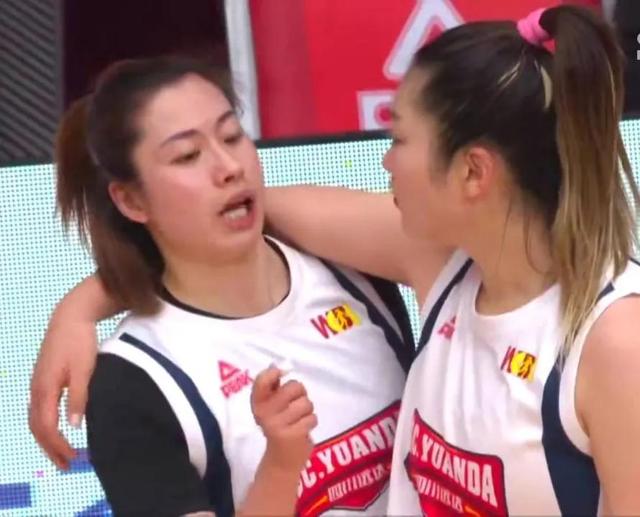 四川女篮总冠军悬了,李梦惨遭昔日队友围剿,恐第二战无力翻盘