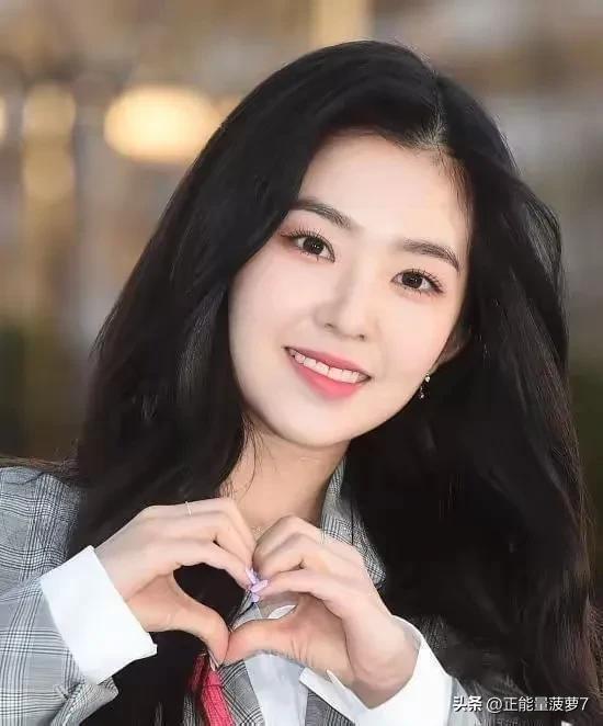 韩国啦啦队的美少女!场上舞动青春,场下个个乖宝宝