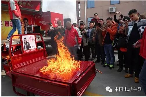 1千多万的电动车路上跑,为何消费者看不到你的品牌!