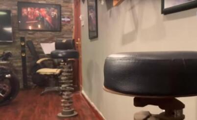 老公爱车如狂,装饰新家全用汽车零件做摆件,效果堪比4s店