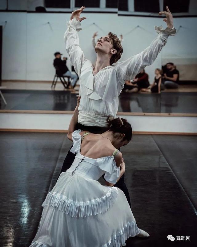 安利一组双人舞蹈照片,美扑面而来