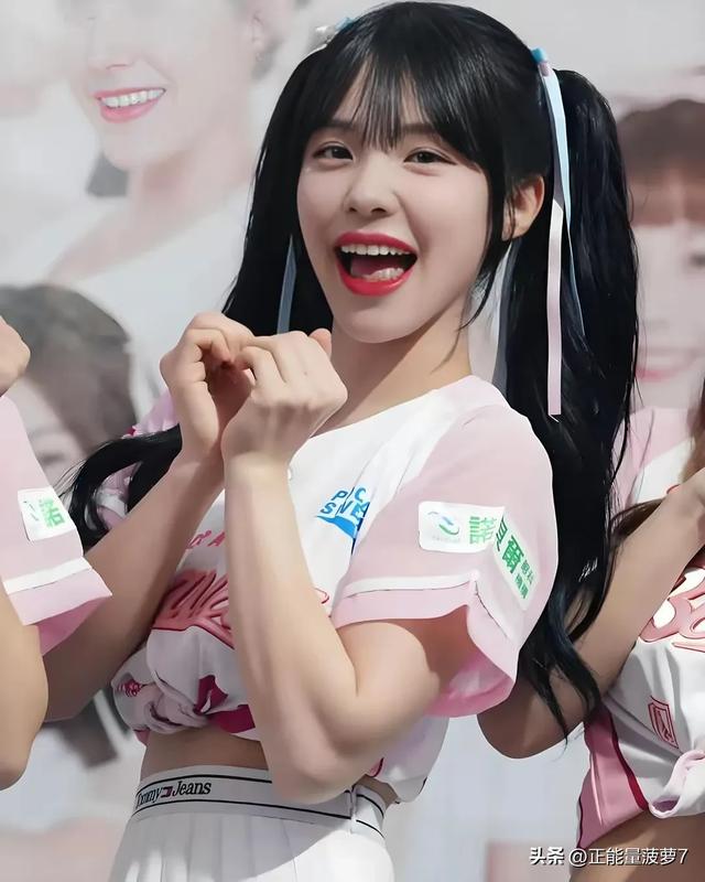 韩国啦啦队的美少女!场上舞动青春,场下个个乖宝宝