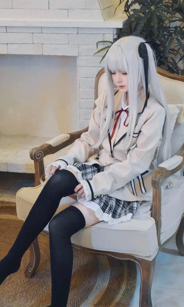 美少女万华镜篝之雾枝COS，黑丝过膝袜，简直太爱了