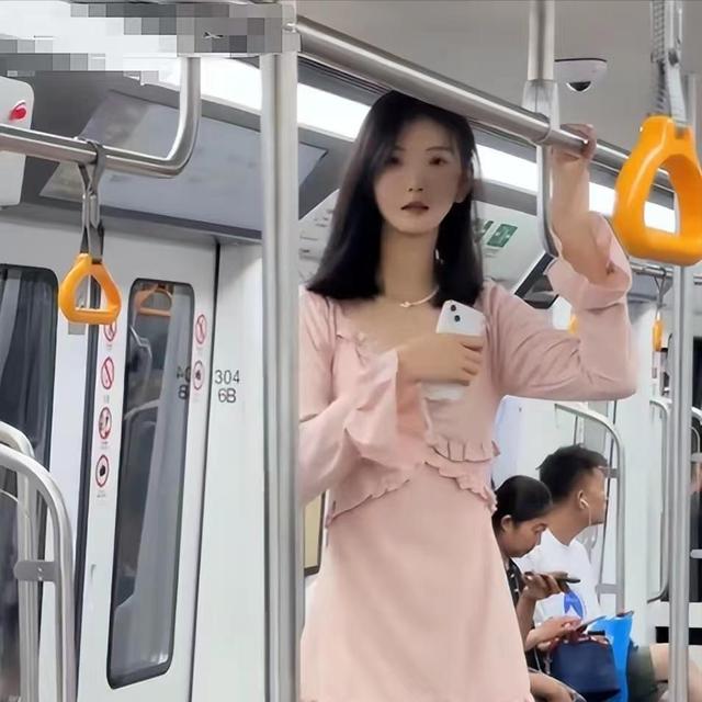 20岁身高堪比姚明,貌美如花大大大美女,人比门框高,对象不好找