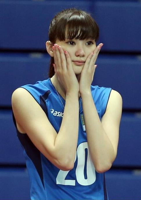 网友公认的五位女排美女远动员，中国两位女排美女上榜