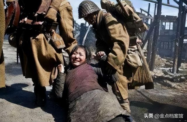 罕见老照片:洋人拍摄日本女裙底,慰安妇发怒咬断鬼子下体