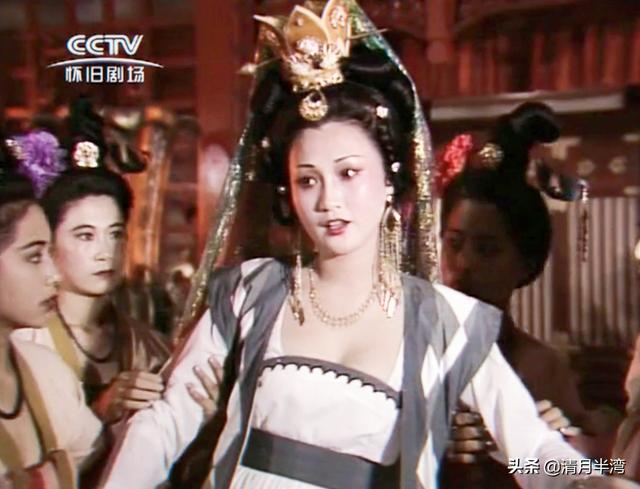 四版贵妃醉酒,有人吟诗,有人起舞,还有人在脱衣?