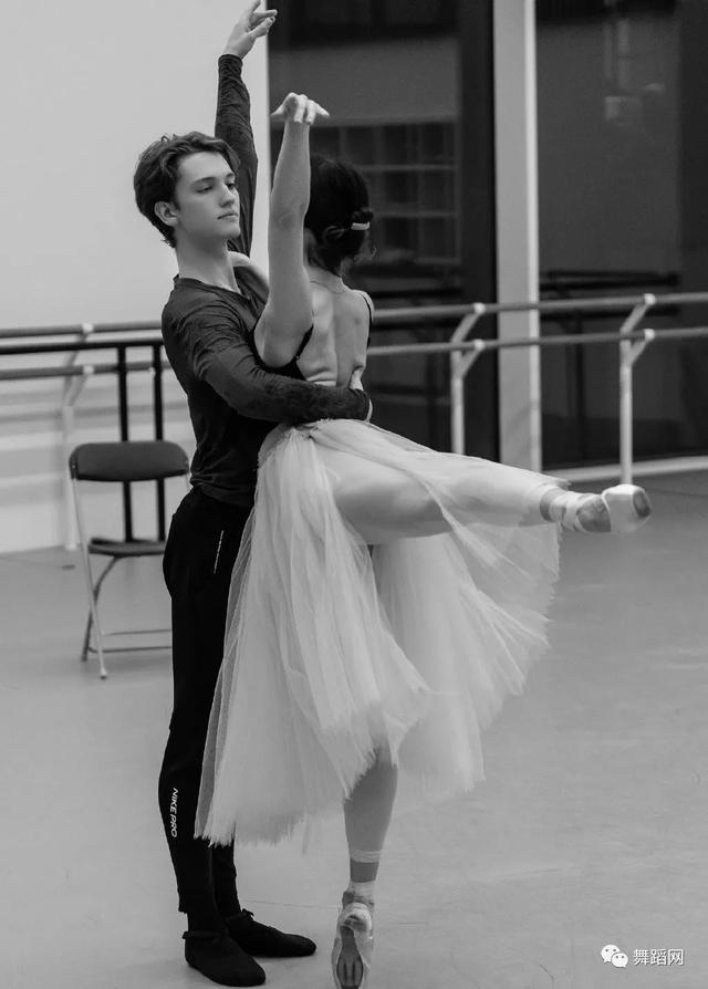 安利一组双人舞蹈照片,美扑面而来