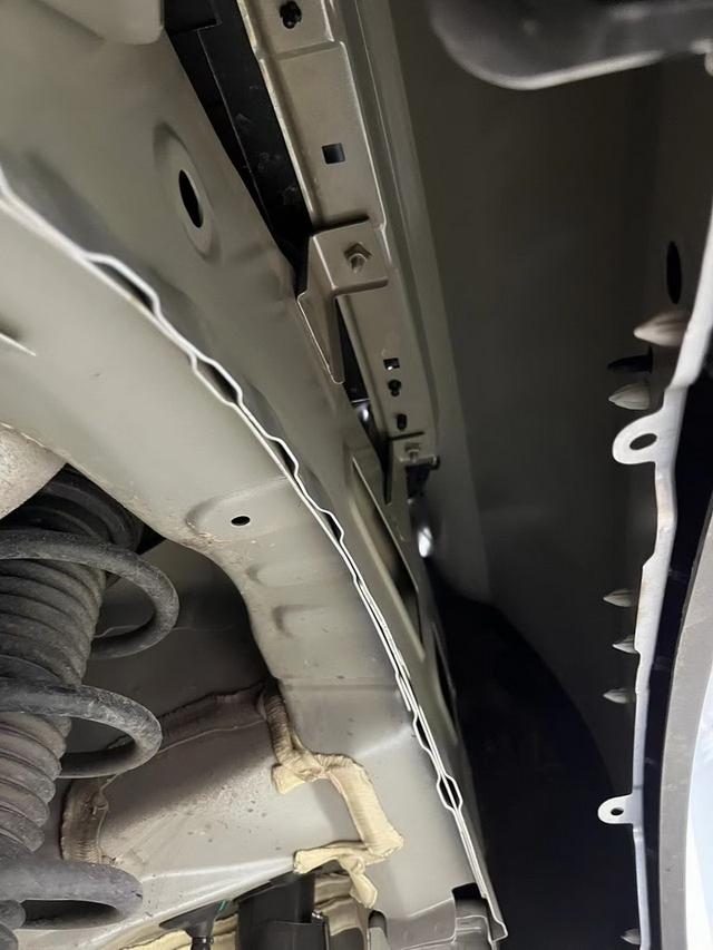 静音安心 银川元音改吉利博越L汽车隔音改装大白鲨