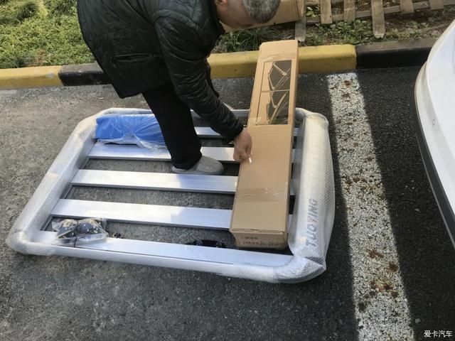 漂亮又实用,大众途安L加装行李架,就是油耗升高了