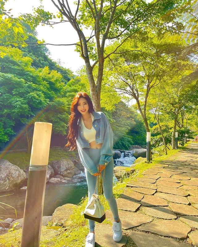 动人心魄!台湾省美女模特社媒美照柳眉如烟 香肌玉肤楚楚动人