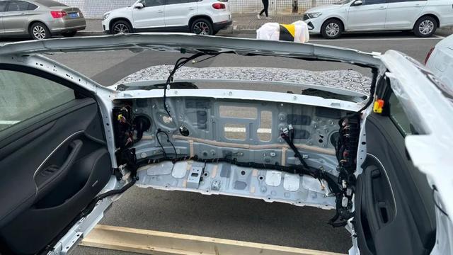 小米汽车白车身曝光!年轻人的第一台轿跑?