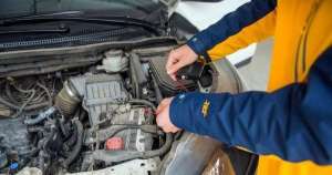 汽车电瓶电压高(轿车电瓶电压多少正常？轿车电瓶电压多少伏)