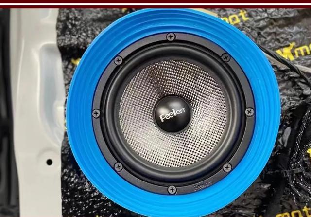 摇滚风味,拿捏“钢炮”大众ID.3