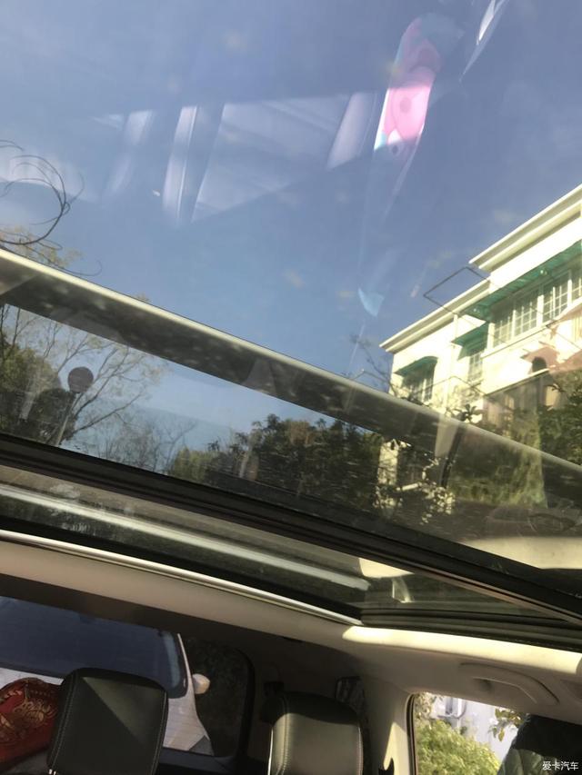 漂亮又实用,大众途安L加装行李架,就是油耗升高了