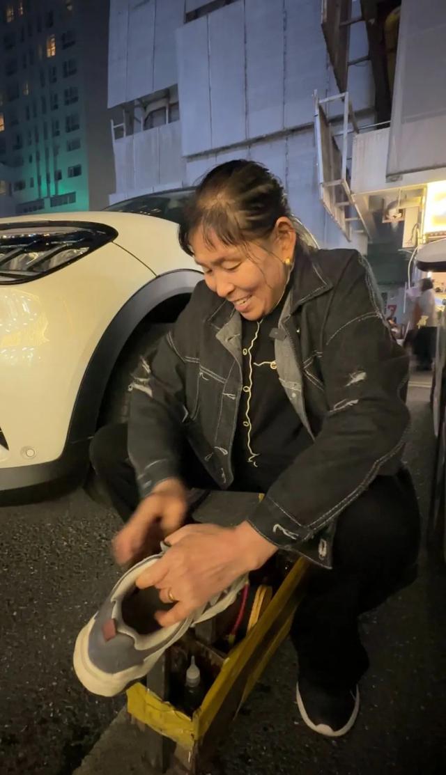 义乌大妈因这个本领火爆全网!上海曾是她的第一站……