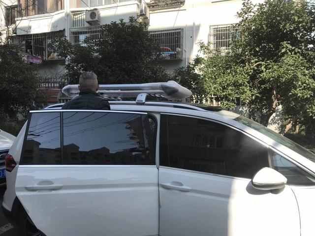 漂亮又实用,大众途安L加装行李架,就是油耗升高了